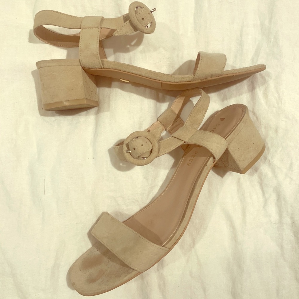 SHOES OF PREY suede low heel sandals
